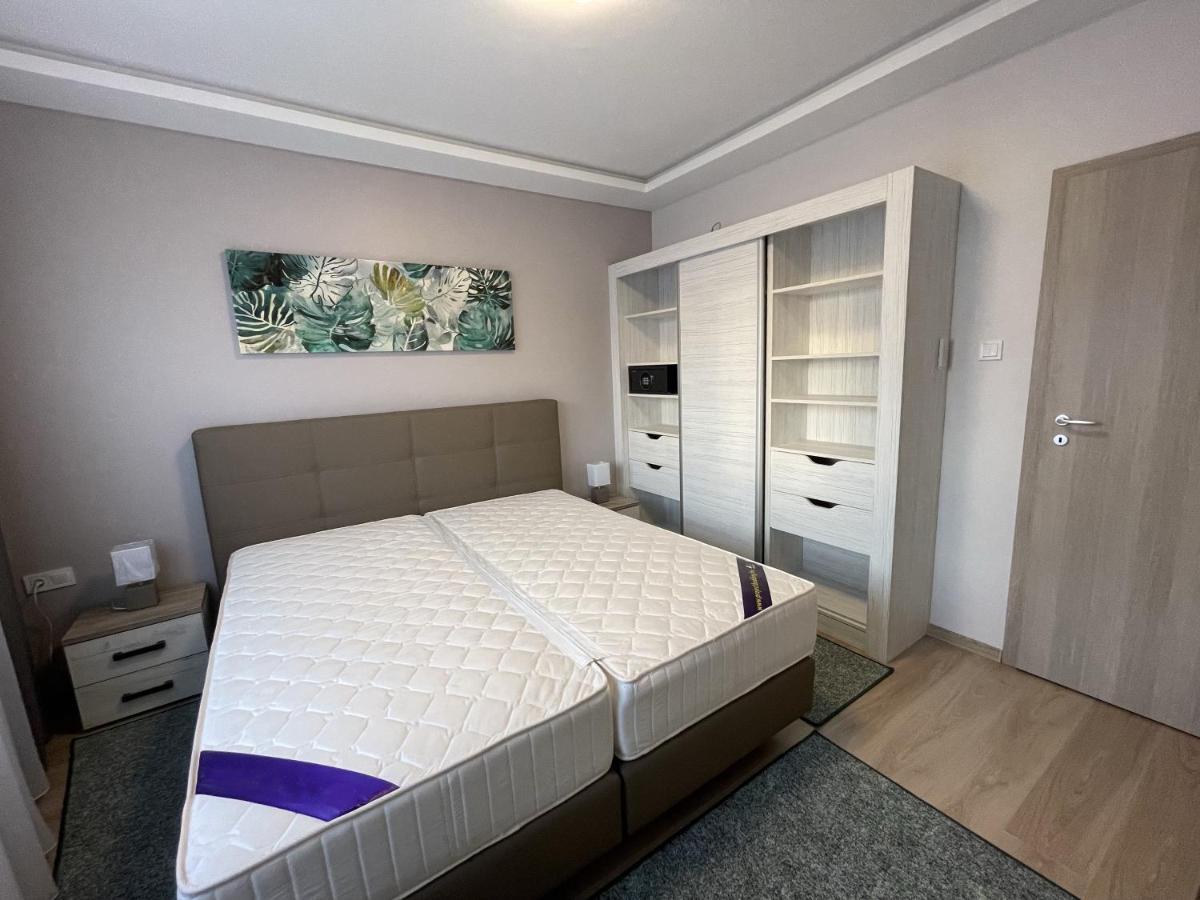 Lara Lux Apartment Hajduszoboszlo Exterior photo